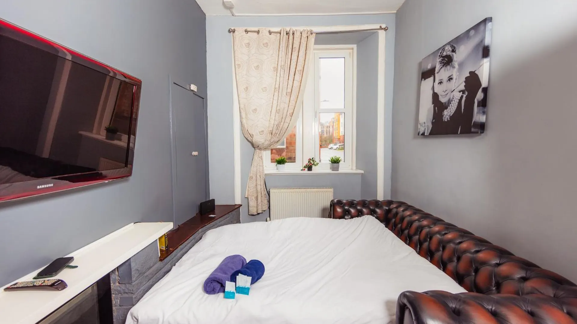 Warm 1 Bed Apartment By Holyrood Palace And Park! Edinburgh