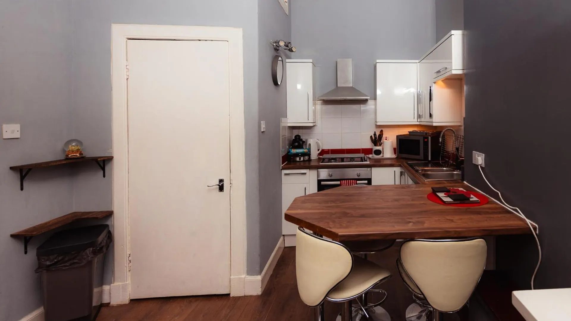 Warm 1 Bed Apartment By Holyrood Palace And Park! Edinburgh